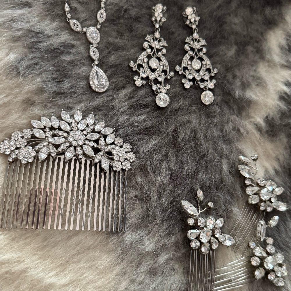Twigs’N Honey Accessories/ Jewelry